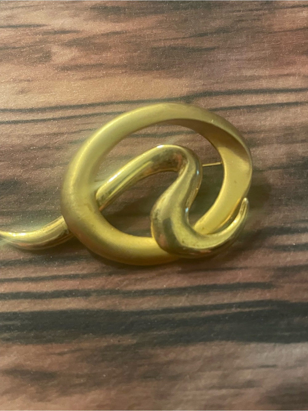 Casual Corner Gold Swirl Abstract Brooch